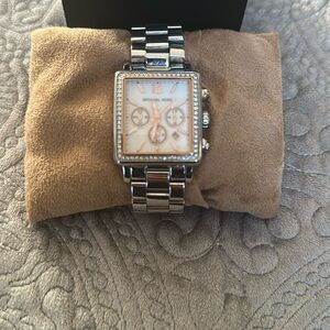 Stylish Silver Metal Bracelet Watch